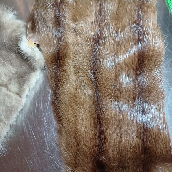 Box of FUR - pieces & scraps - Picture 8 of 13